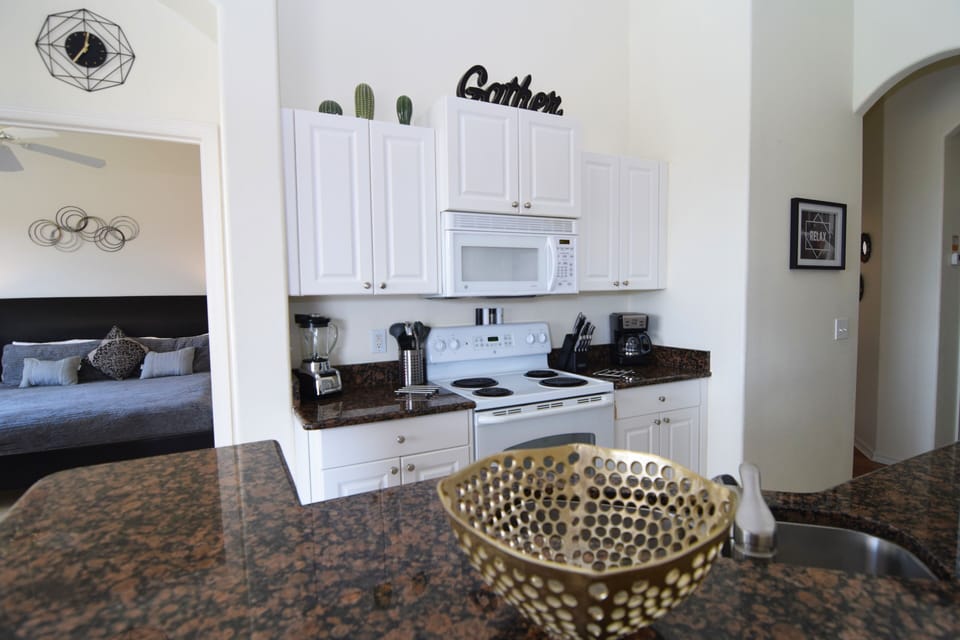 Fully equipped kitchen for dining at home