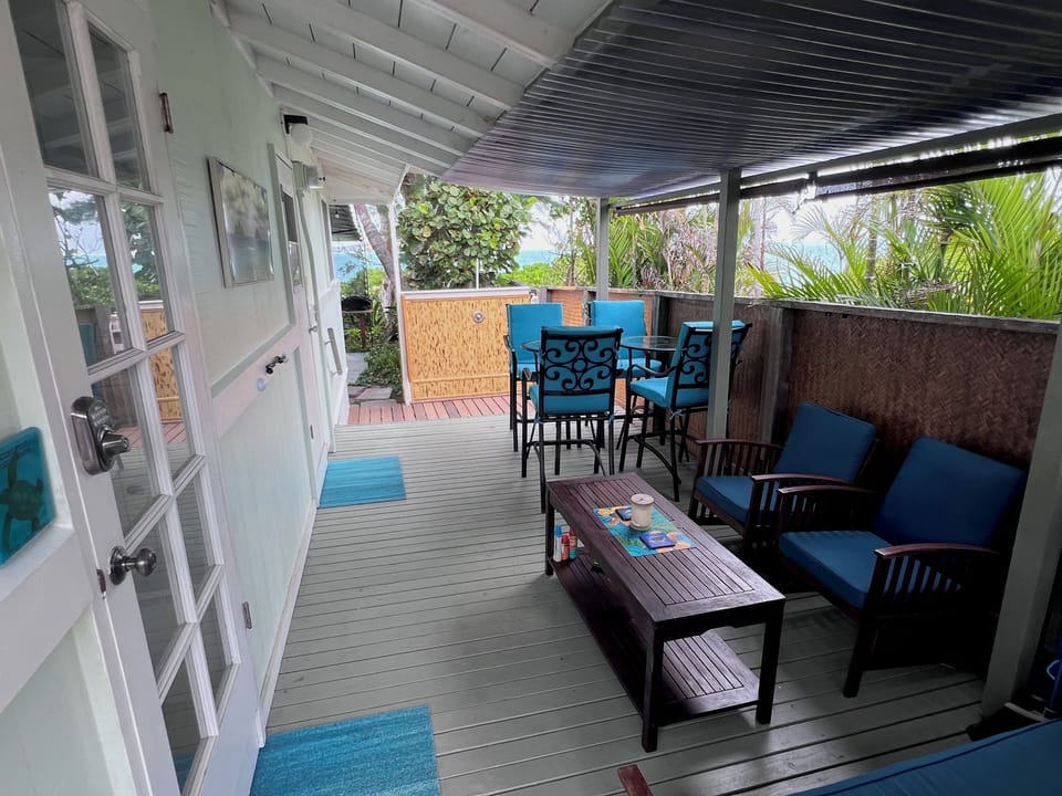 Side lanai with outdoor hot water shower