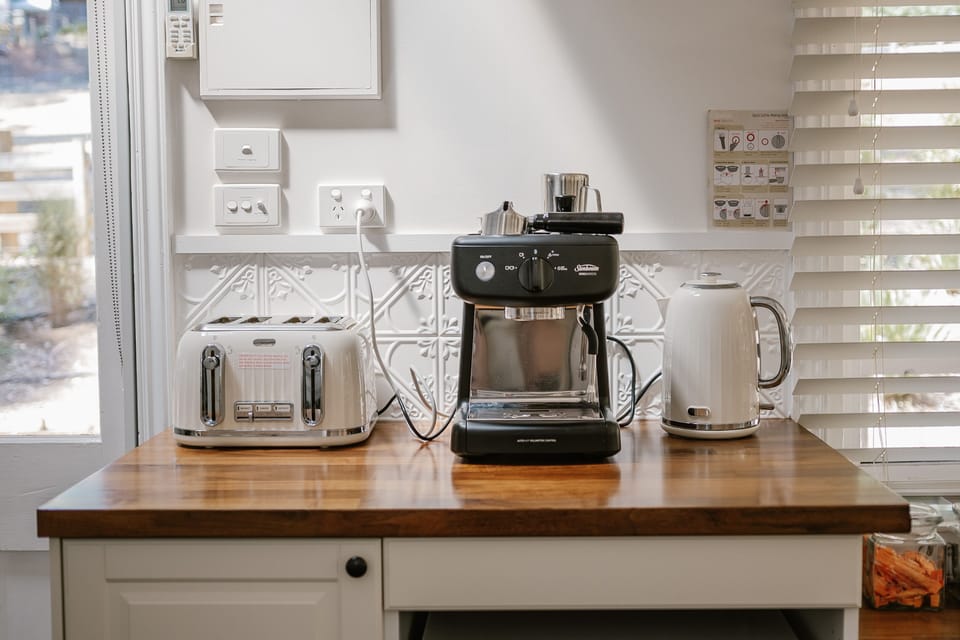 Coffee , Tea or Toast.




Credit: Aaron Robbins Photography QLD
