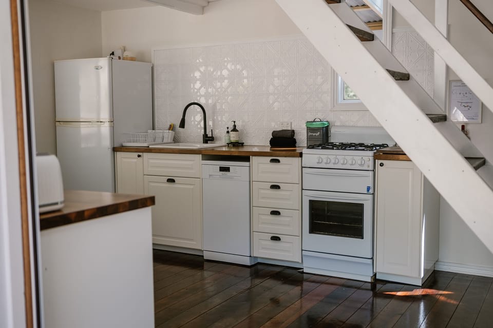 Fully Equipped Kitchen




Credit: Aaron Robbins Photography QLD