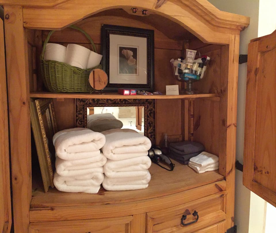 Bathrooms - Plush Towels and Amenities