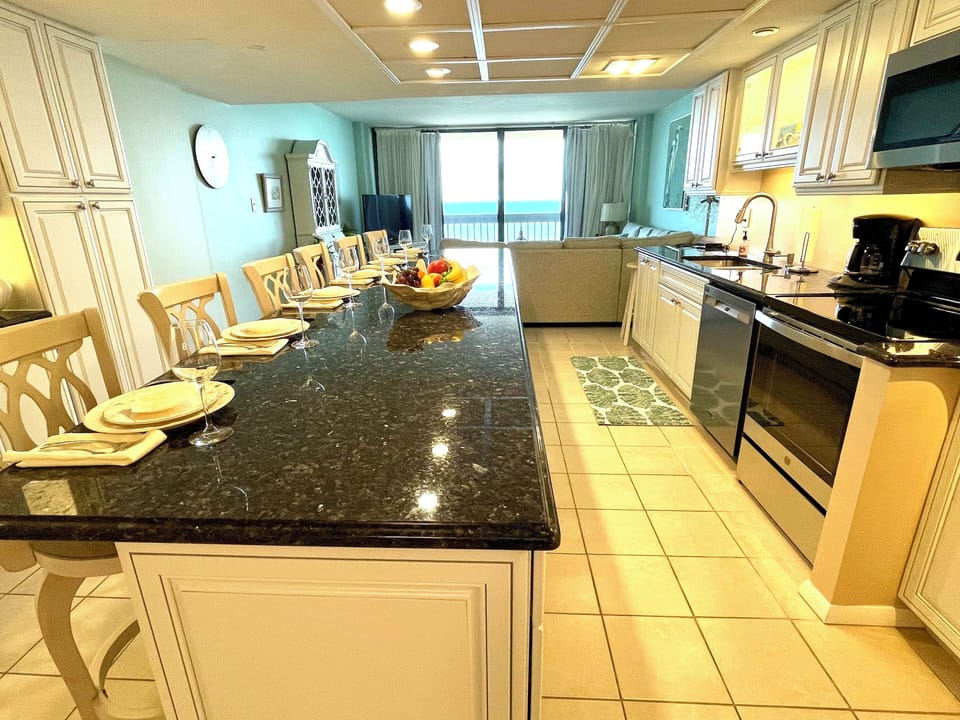 For those who enjoy cooking, you’ll LOVE this kitchen!