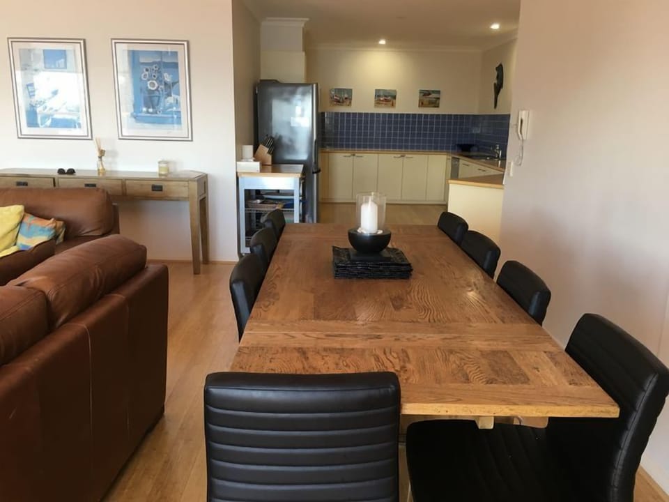 Kitchen / dining