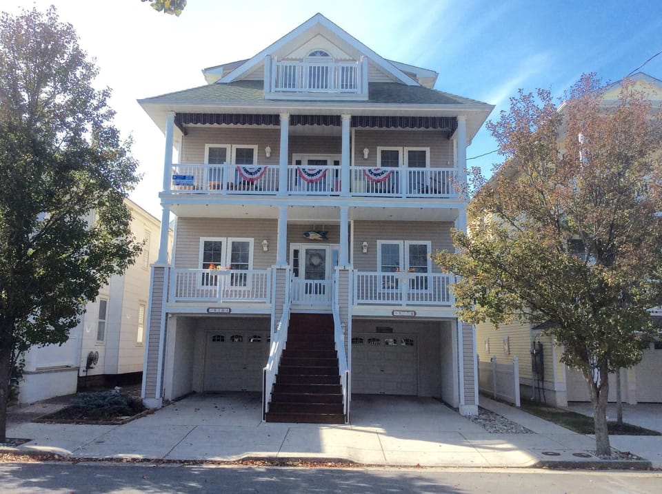 810 2nd St. - 2nd & 3rd floors