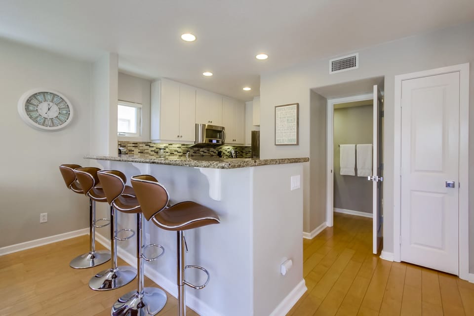 Counter seating area.
