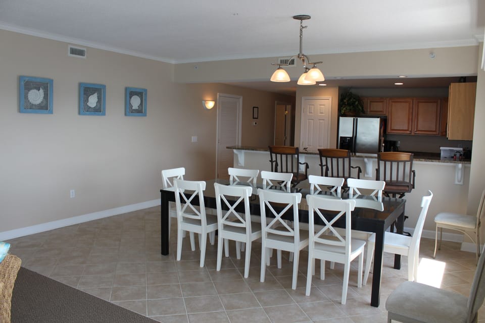 Dining room/Kitchen view