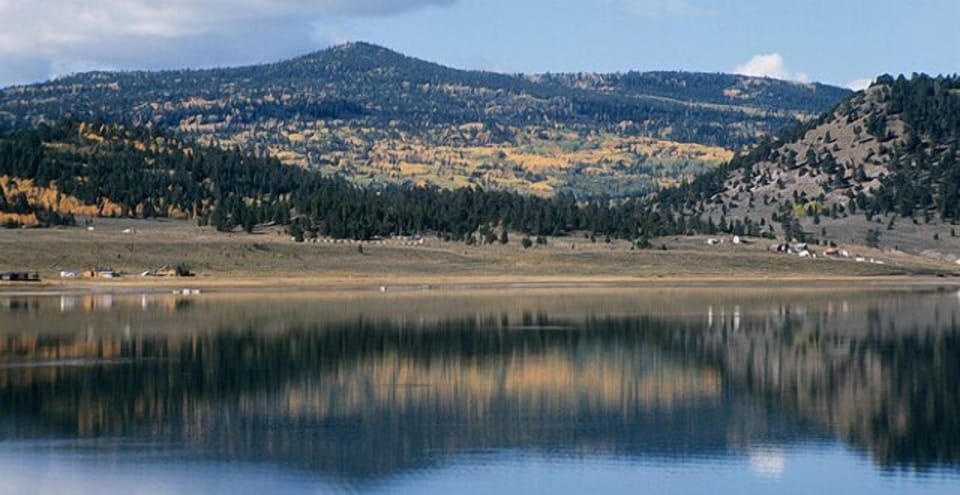 Panguitch Lake is located 18 miles from condo. 