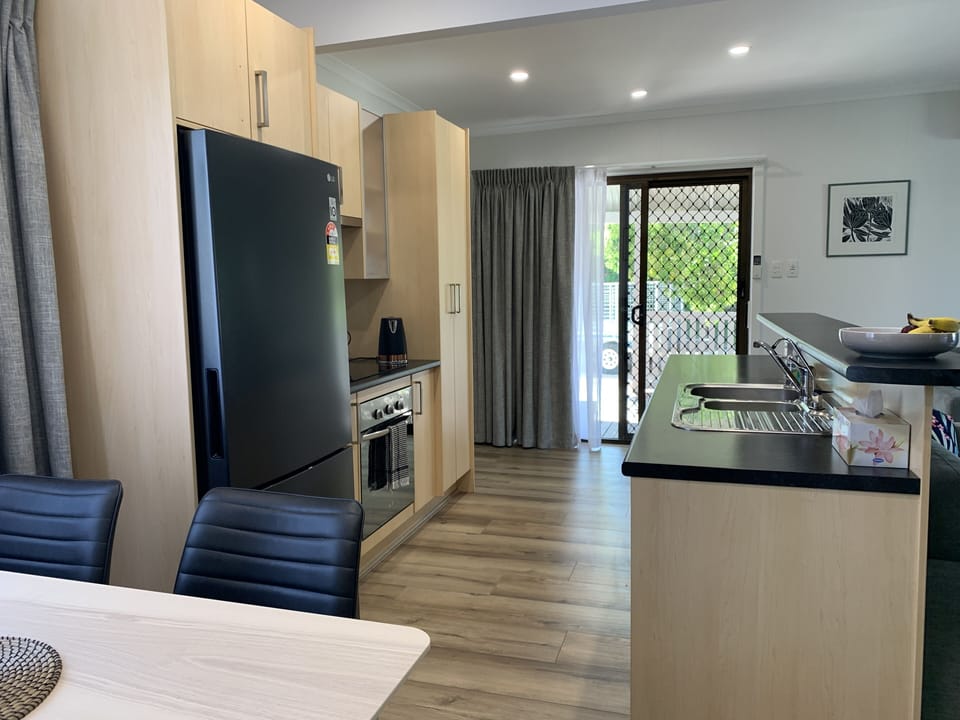 Kitchen / dining