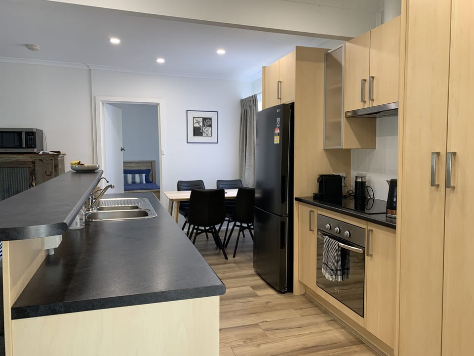 Kitchen / dining