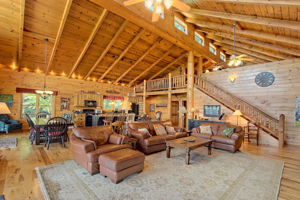 Family gatherings work well in this space