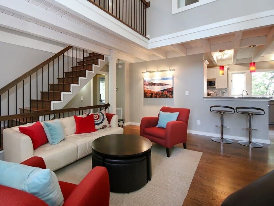 2nd level living area looking into kitchen