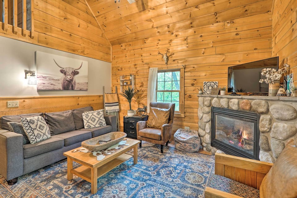 Rothbury Vacation Rental Cabin | 3BR | 2BA | 1,425 Sq Ft | Steps Required