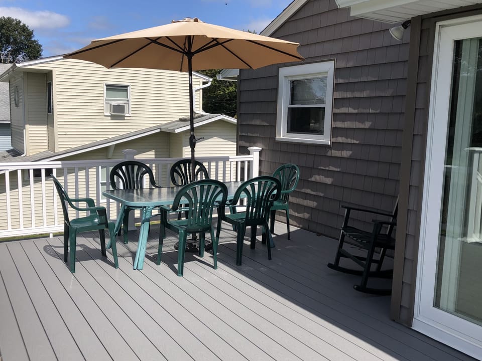 Updated large deck with plenty of seating.