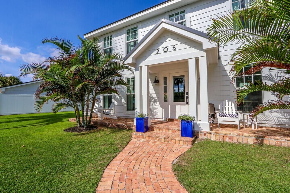 Island Beach House - Jupiter Island