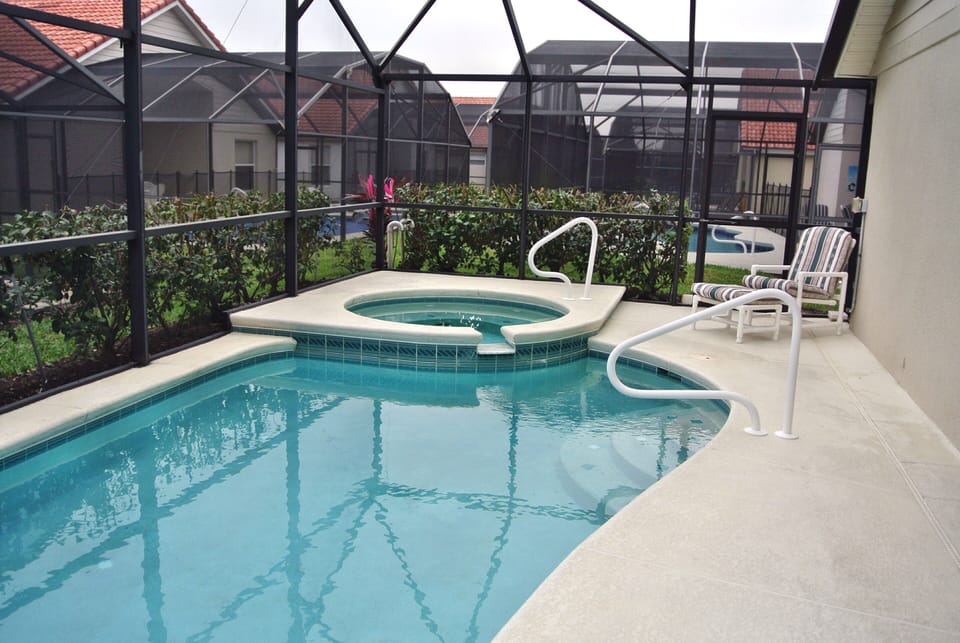 Private hot tub