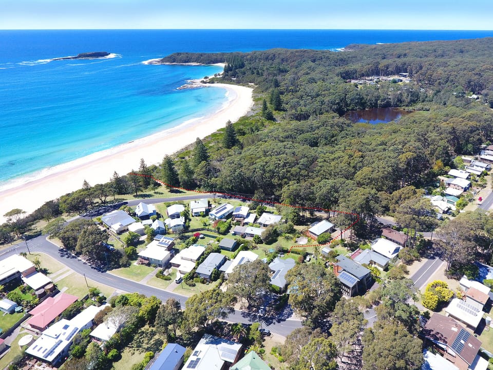 100 metres to Cookies Beach.