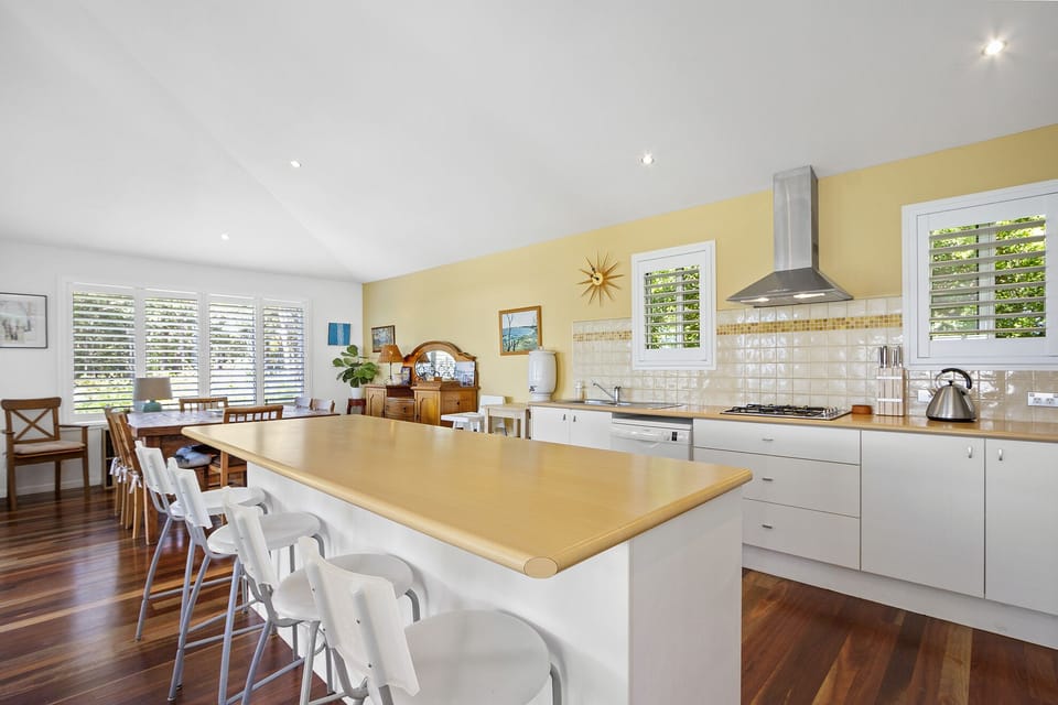 Kitchen dining