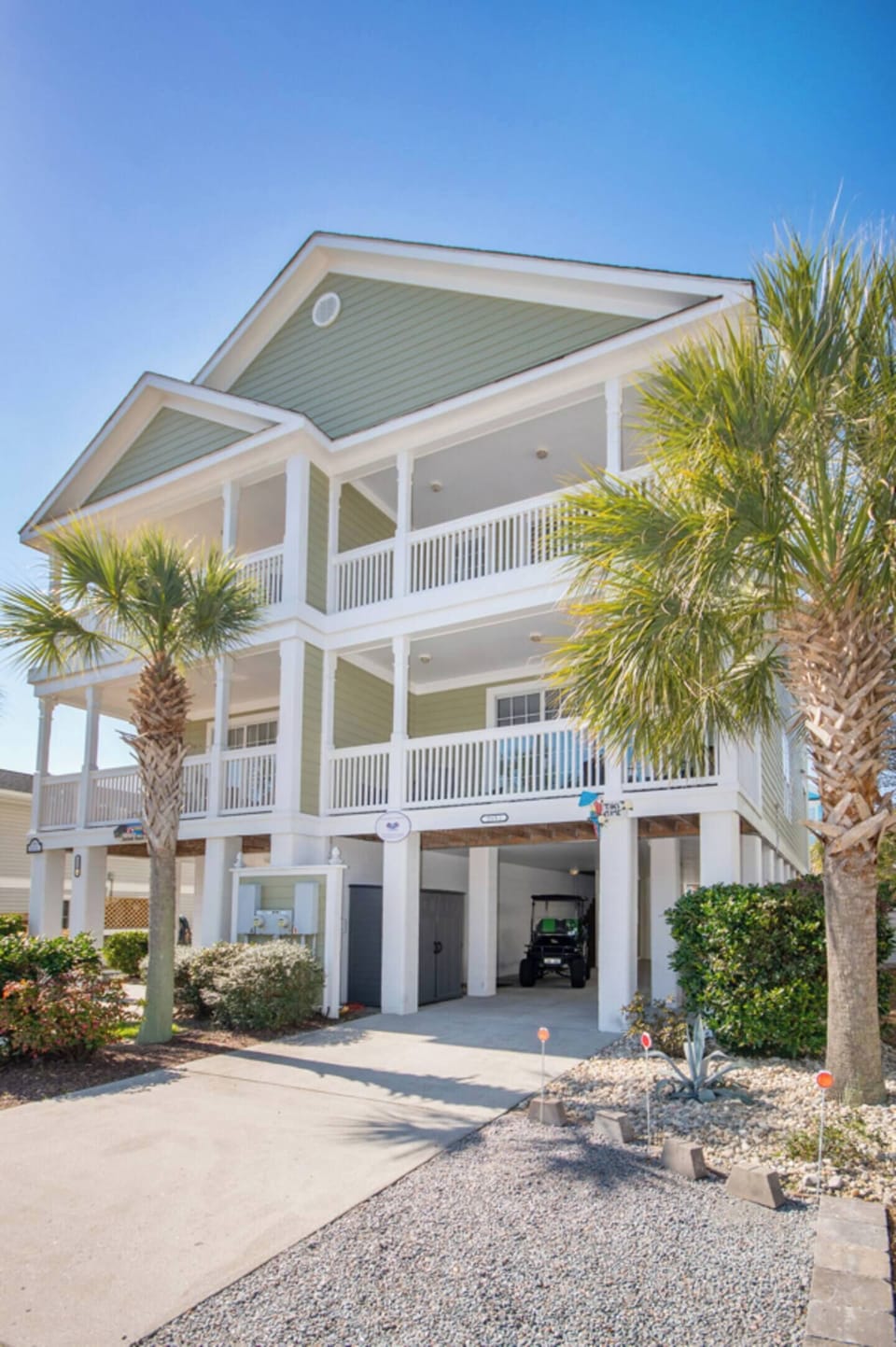 "Tiki Time" Beach House Surfside Beach, SC Steps to beach, Private Pool, Golf Cart, Putting Green. 5 bedrooms, 4 baths, Sleeps 12