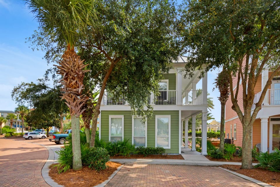 Welcome to Kenja Kottage!