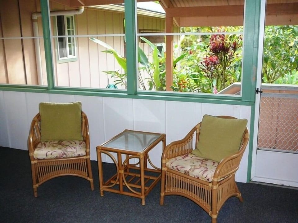 Enjoy your coffee or an afternoon beverage on the lanai.