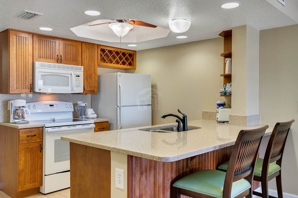 Large island in the kitchen with additional seating