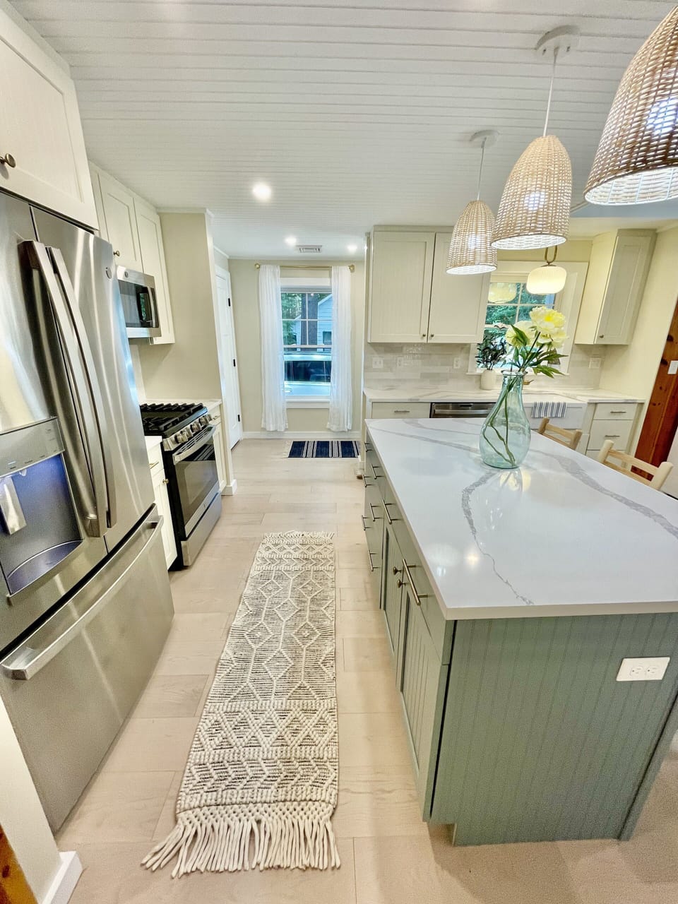 Island seating and open layout for entertaining 