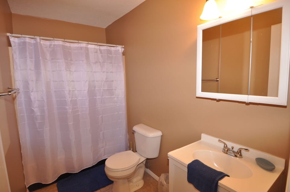 Main Full Bath
