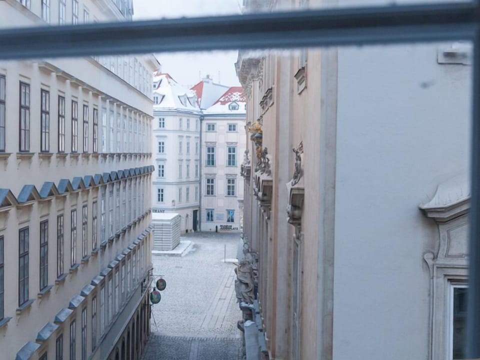A great view on the Judenplatz from the Master bedroom