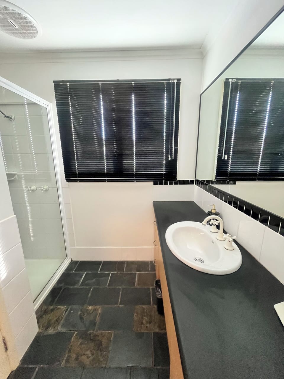 Ensuite to master bedroom