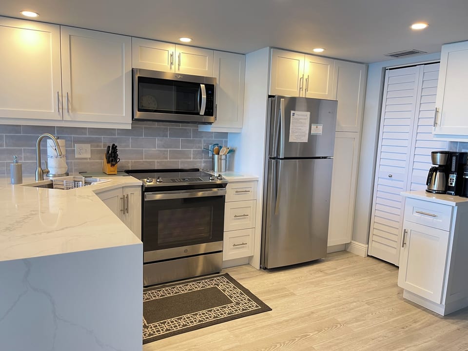 NEW KITCHEN COMING OCT '26 QUARTZ COUNTERS, STAINLESS APPLIANCES, COFFEE STATION