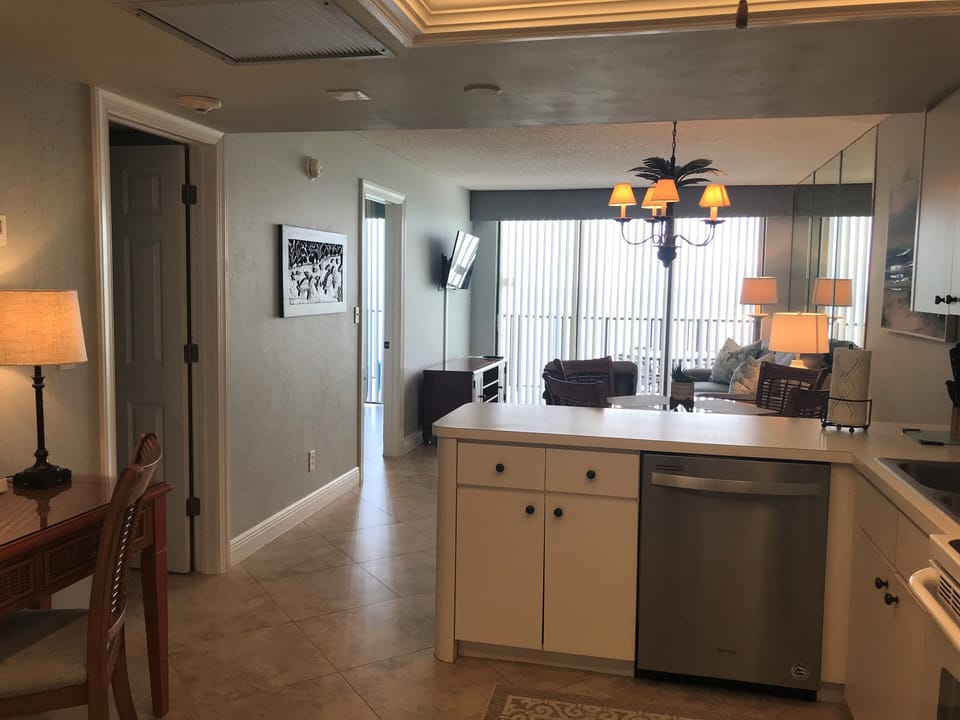 OPEN CONCEPT LIVING AREA