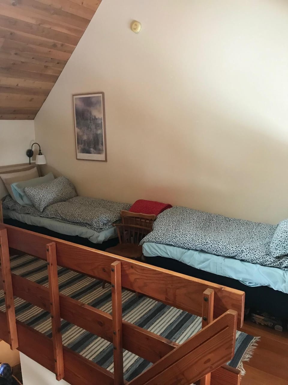 Loft area with 2 twin beds