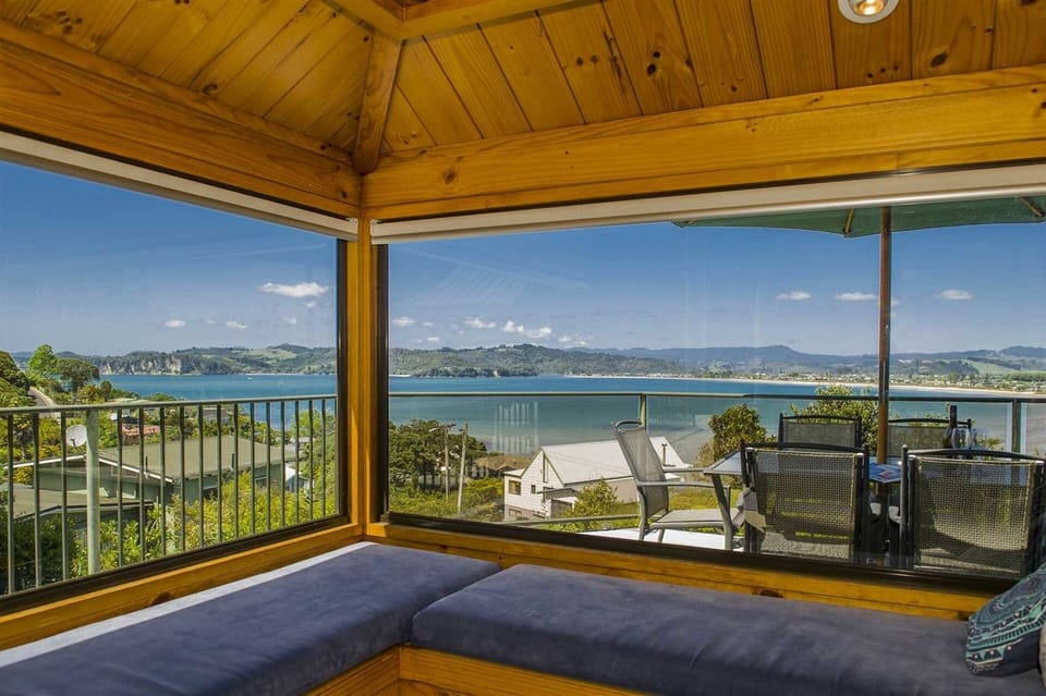 Lounge Window Seats