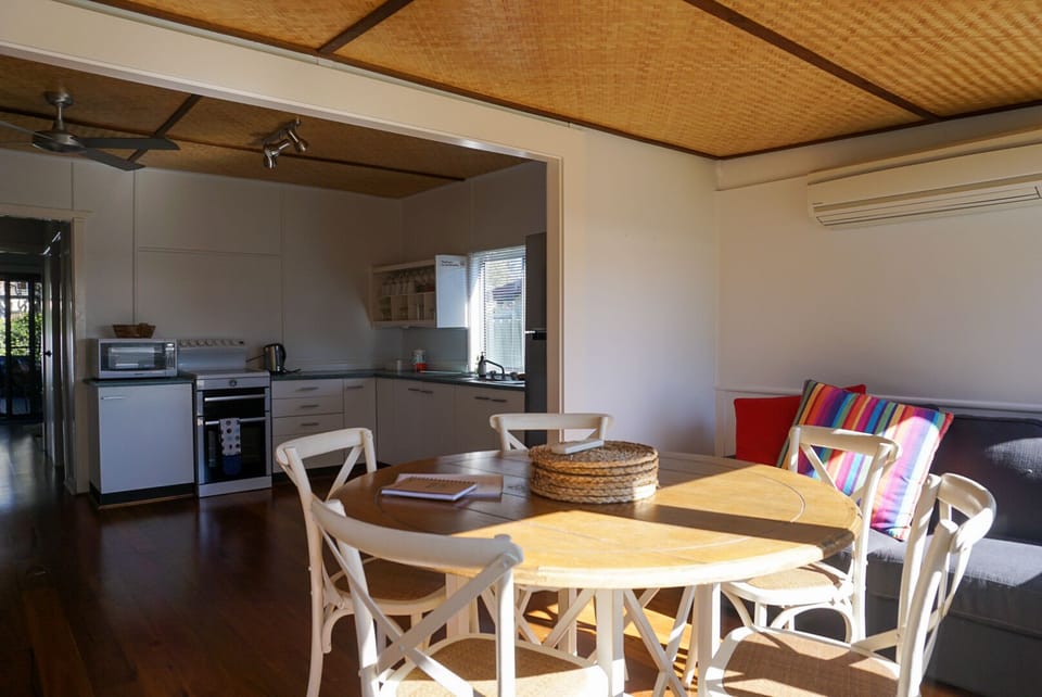 Dining & Kitchen