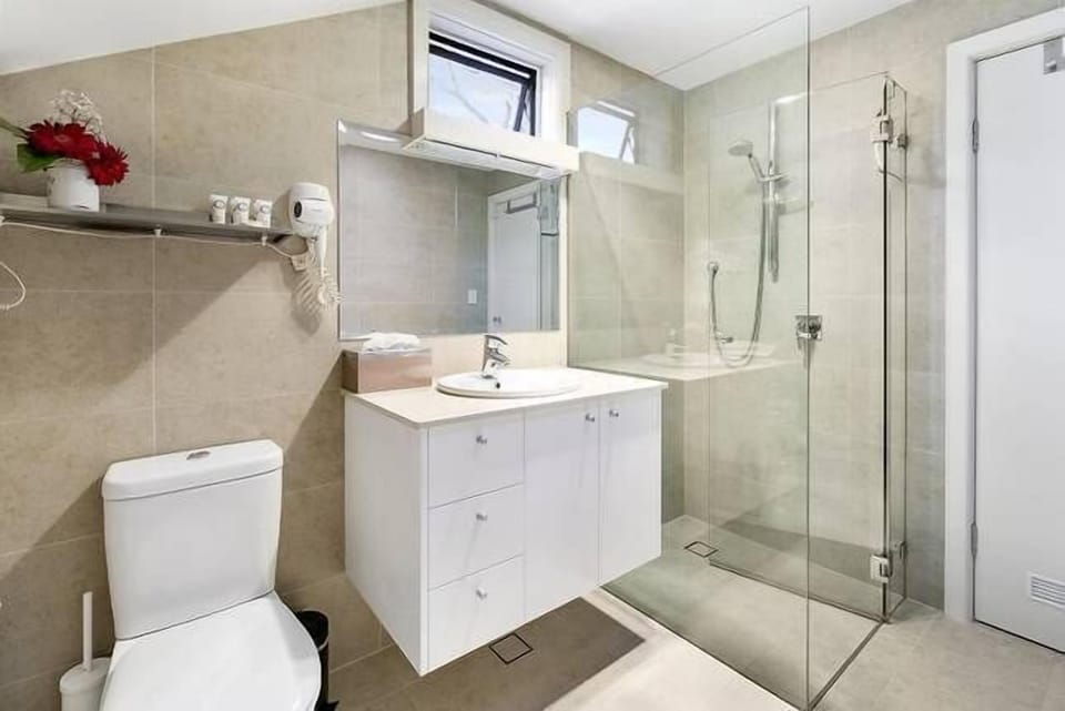 Ensuite