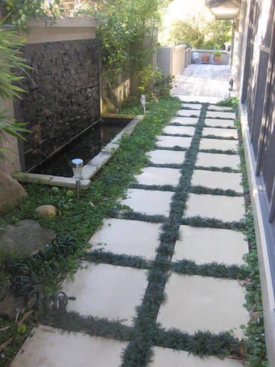 Initial entrance, courtyard 