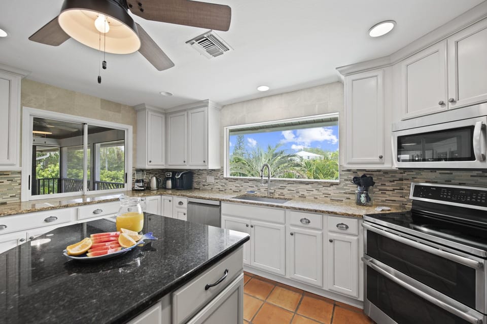 Sirenia Beach House Kitchen - Lanai Pass Through for Cocktail Service!