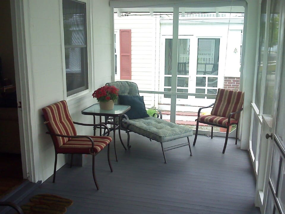 Large Screened Porch