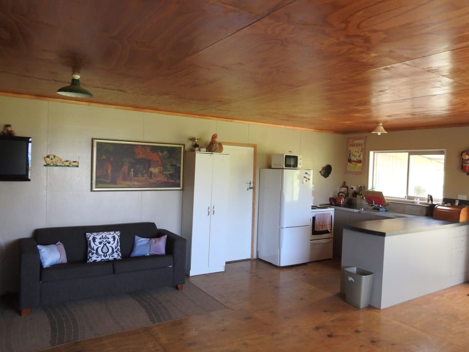 Open plan kitchen/dining/living area