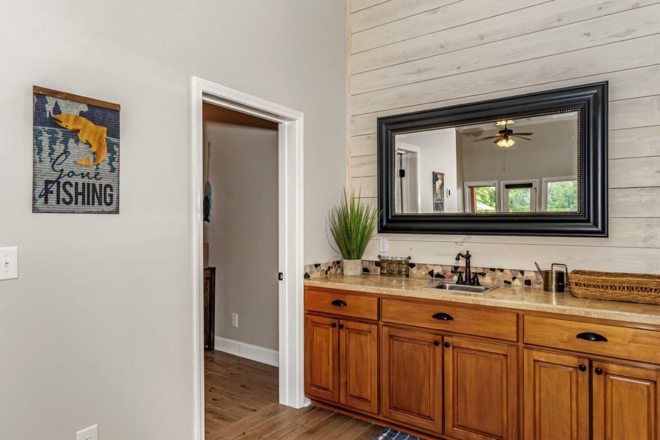 Wet bar