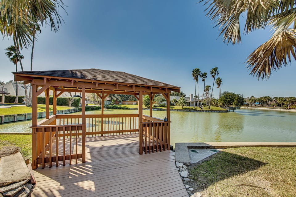 Yard Space | Waterfront Pergola