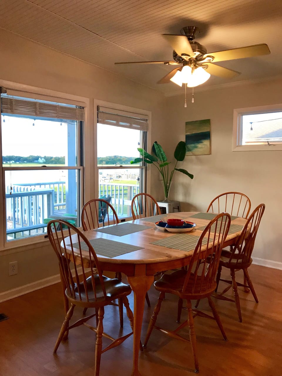 Enjoy eating with a view of the water! 