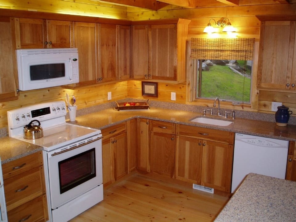 Silestone counter top and Hickory cabinets