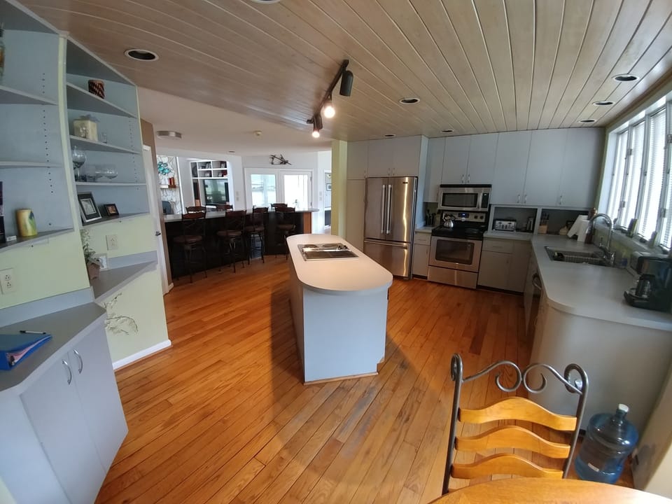 Fully equipped kitchen with the usuals, plus your every desire!
