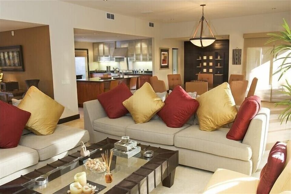 great room/dining room/kitchen