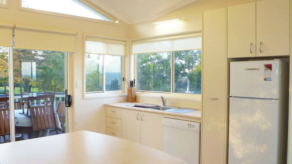 Fully equipped kitchen with dishwasher & electric cooking