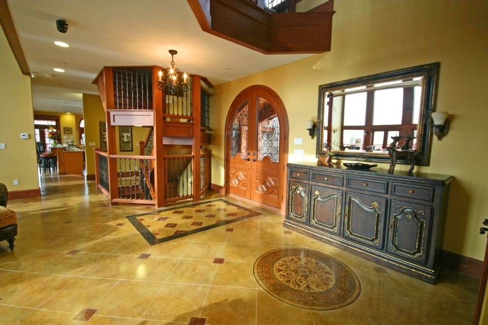 Ski Esta Front Entry