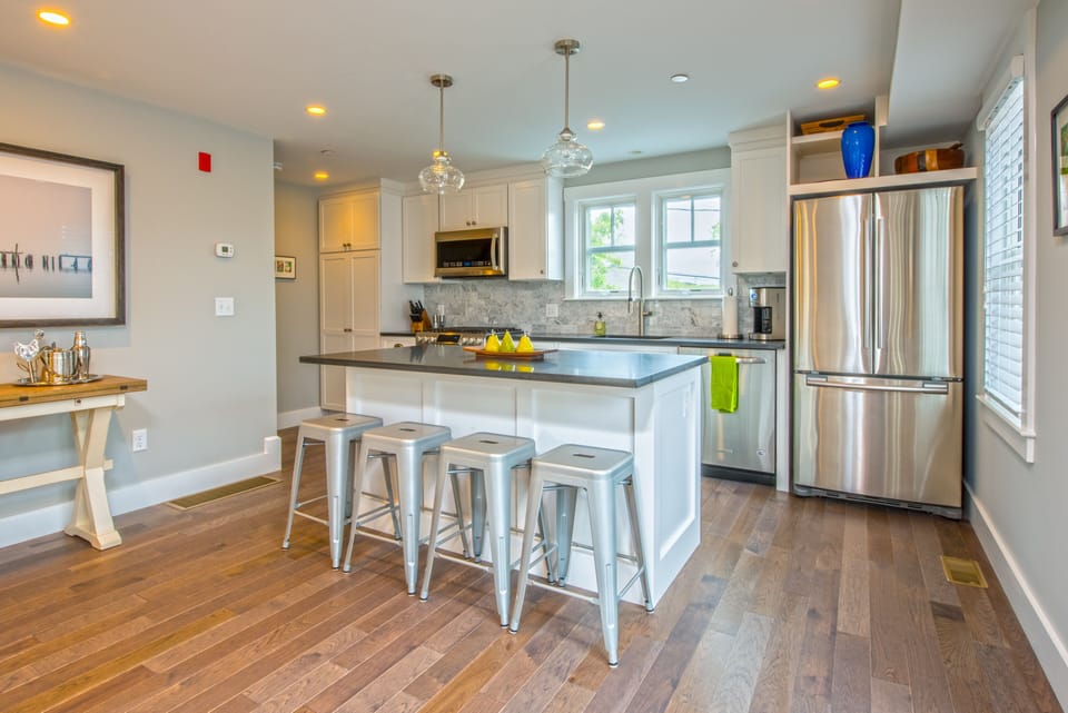 A cook's kitchen. I have all the amenities one would want at home.