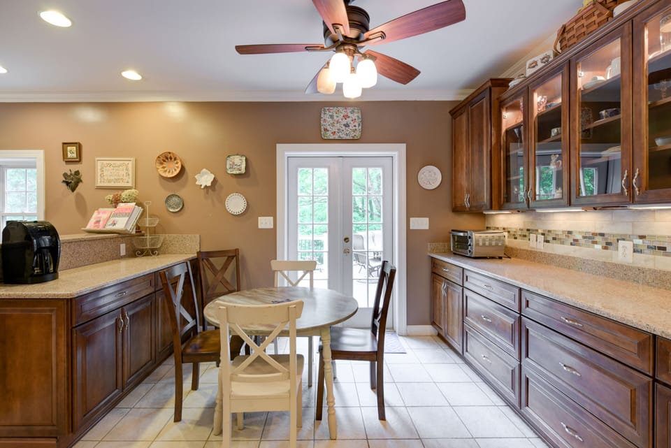 seating in the breakfast nook for up to 8 with barstools