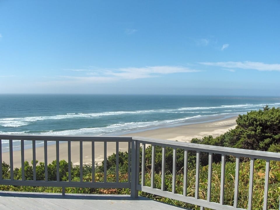 OceanFront Deck View - have a meal on the deck - Northern View! 